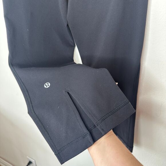 Lululemon Black Wide Leg Crop Legging Floral Stripe Black and White Waistband 6 - Picture 4 of 9